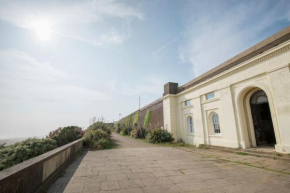 Constables Cottage - Tranquility on the Seafront